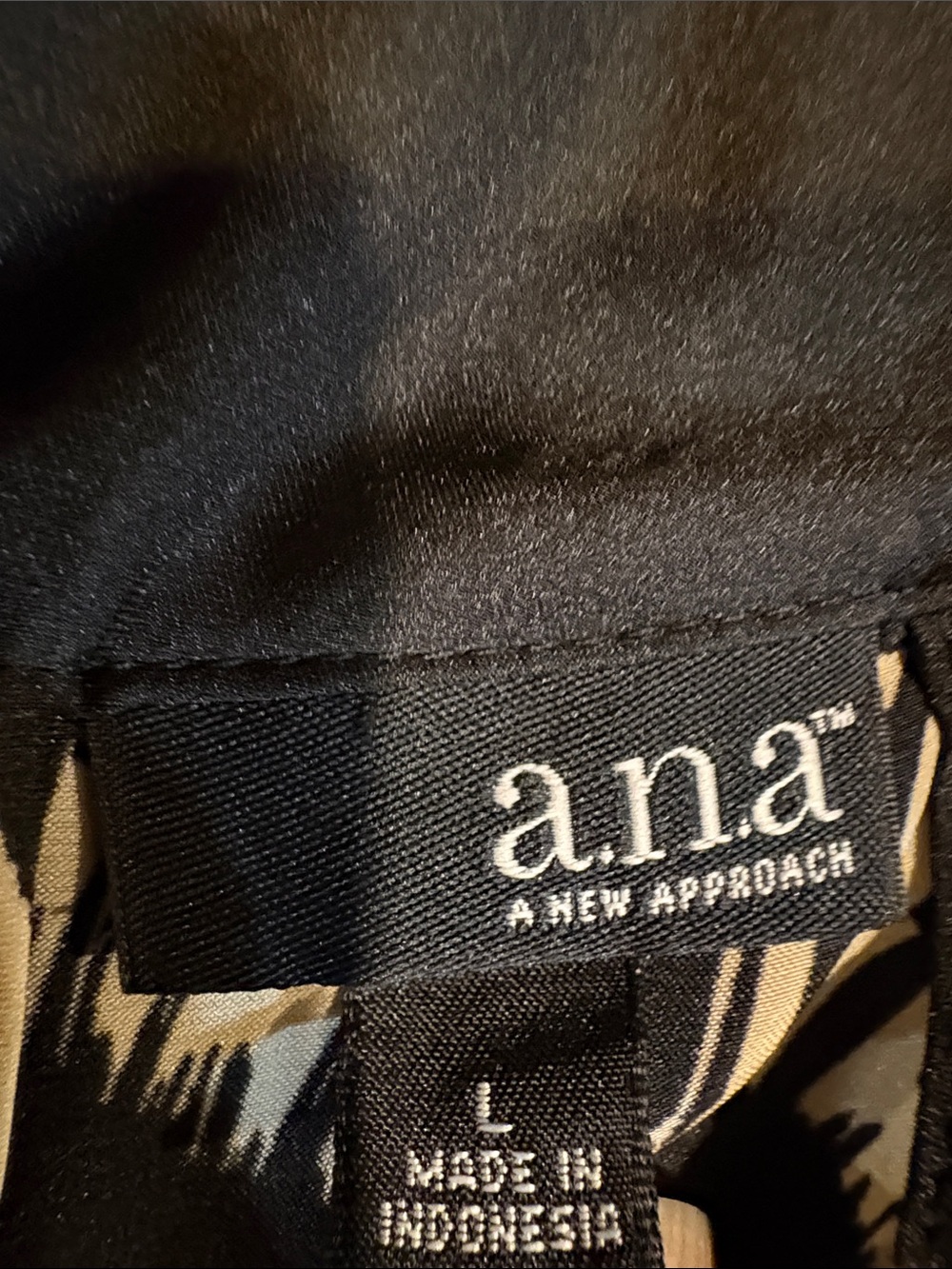 a.n.a Black and Cream Abstract Halter Camisole with Tie Back-Size M - Picture 2 of 12